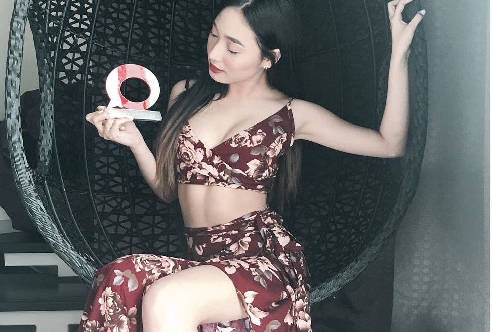 Sachzna Laparan gây ấn tượng với mọi người nhờ nụ cười rạng rỡ, tràn đầy sức sống. Gương mặt xinh đẹp của 9X cũng nhận được nhiều lời khen ngợi.