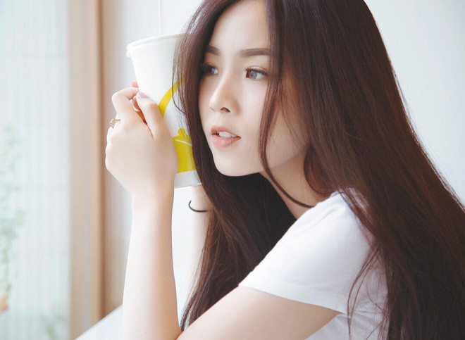 Cộng với việc tập thể dục, đầu tư dưỡng da, make up đến hiện tại, có thể nói Sarah đã lột xác rất bất ngờ.