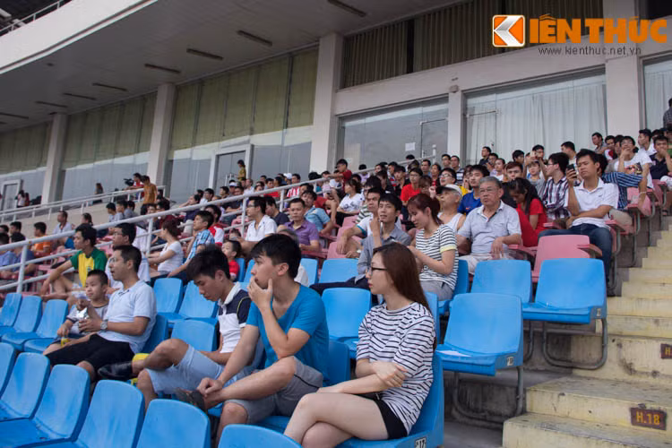 Su khon ngoan cua HLV Miura giam ap luc cho hoc tro-Hinh-4