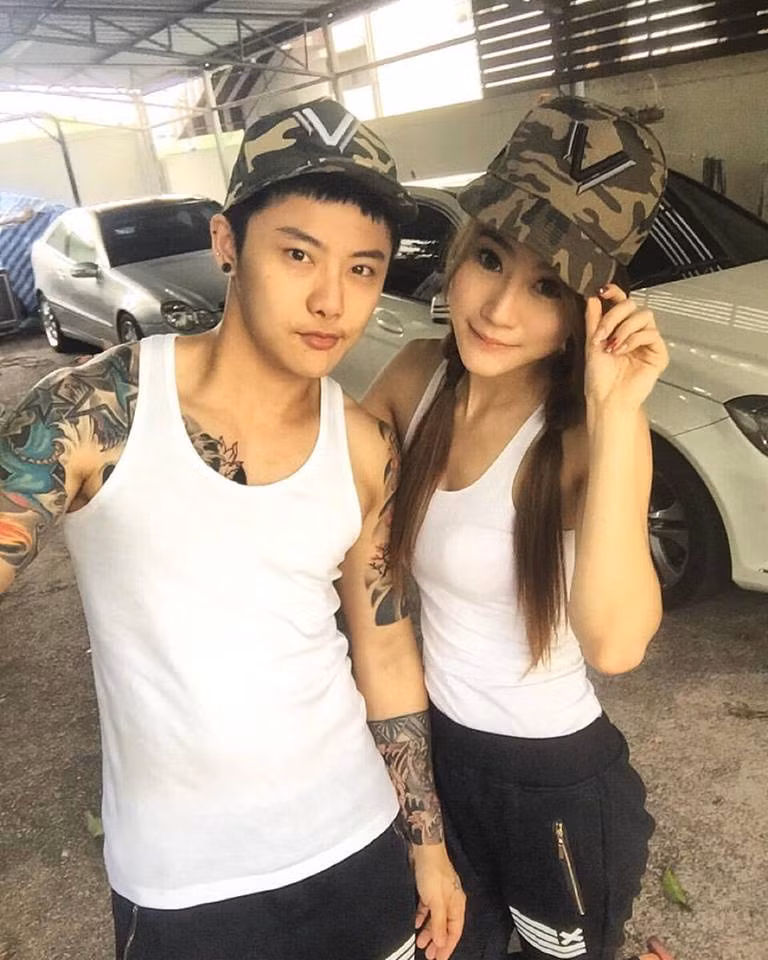 Trên trang Instagram của mình, Yanicha cho đăng tải những hình ảnh yêu thương bên cô bạn gái xinh đẹp.