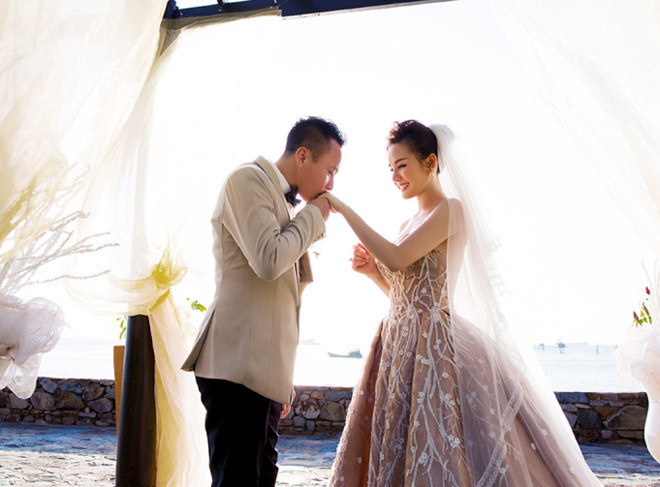 Vy Oanh dua cuoc song hanh phuc ben chong dai gia vao MV moi