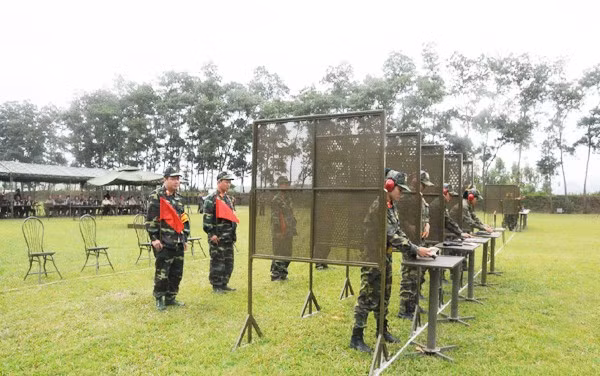 Phát biểu tại buổi giao lưu, Đại tá Lê Xuân Khanh cho biết, giao lưu lần này là dịp để các Tùy viên Quân sự, Tùy viên Quốc phòng các nước tại Việt Nam có điều kiện ôn luyện kỹ năng sử dụng súng; đồng thời là cơ hội để Tùy viên Quân sự các nước tại Việt Nam và cán bộ, sỹ quan một số đơn vị QĐND Việt Nam gặp gỡ, giao lưu, tăng cường tình hữu nghị.
