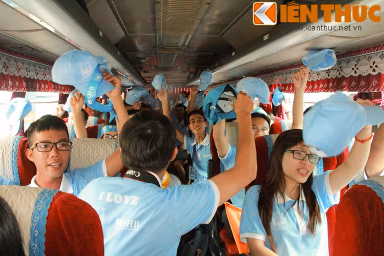 Một cặp chị em cùng có chung niềm tin yêu.