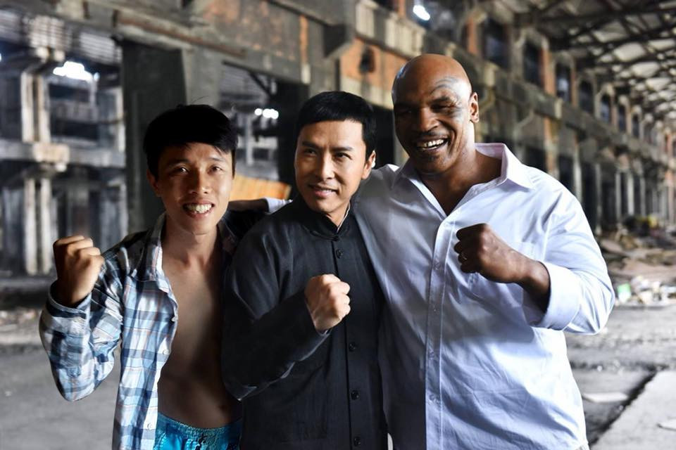 Kể về các công đoạn để làm nên tấm hình khiến dân mạng tấm tắc khen ngợi của mình, Xuân Huy cho biết rằng đầu tiên phải chọn ảnh cần ghép rồi xem đặt ánh sáng, góc chụp của bức hình, quan trọng nhất vẫn là hai bước đó. Khi nào nắm được góc chụp và hướng sáng của ảnh thì việc photoshop về sau nhẹ nhàng hơn.