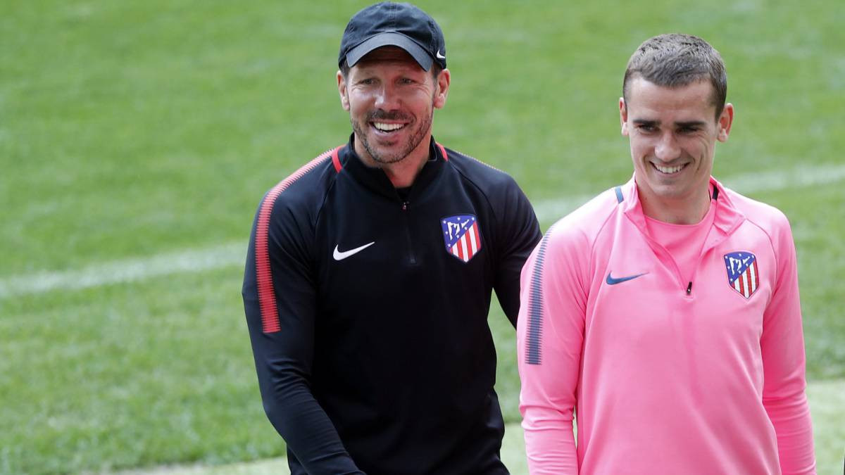 Chuyển nhượng bóng đá từ AS, Griezmann đã trực tiếp nói kế hoạch của mình với HLV Simeone, từ tháng 12/2017.
