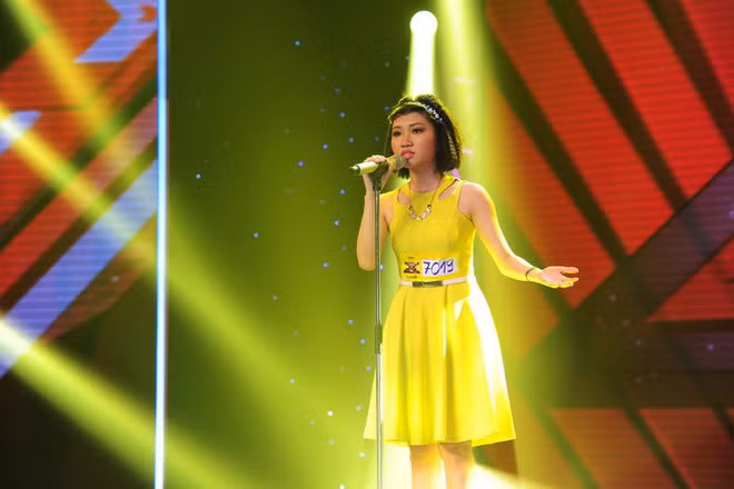 So với khi xuất hiện trong X-Factor, Hoàn Mỹ đã thay đổi rất nhiều từ giọng hát và phong cách trình diễn cho tới ngoại hình. Đây là điều mà nhiều dân mạng công nhận, điển hình như nickname Kien Hoang Le bình luận: "Mình từng chú ý tới cô bạn này ở X-Factor năm đó, đặc biệt ở ngoại hình đặc biệt. Tuy nhiên, khi đổi nghệ danh Hoàn Mỹ thực sự đã khiến mình bất ngờ và phải mất hồi lâu mới nhận ra được cô bạn này".