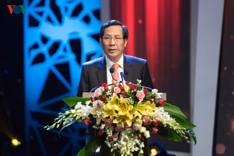 Phát biểu tại buổi lễ, đồng chí Thuận Hữu, Ủy viên T.Ư Đảng, Chủ tịch Hội Nhà báo Việt Nam, Tổng Biên tập Báo Nhân Dân cho biết, thực hiện Đề án Giải báo chí quốc gia và Quyết định của Thủ tướng Chính phủ phê duyệt Đề án Nâng cao chất lượng Giải báo chí quốc gia, năm nay là năm thứ 11 Giải báo chí quốc gia được tổ chức nghiêm túc, có chất lượng.