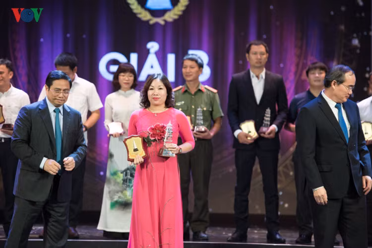 Tác phẩm: "Tây Bắc: Càng học, … càng nghèo"– Hội Nhà báo tỉnh Sơn La