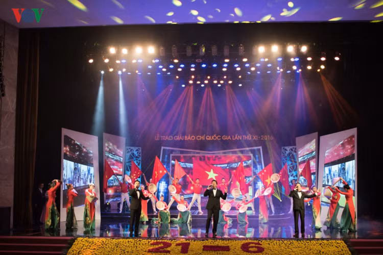 Toan canh le trao giai Bao chi quoc gia lan thu XI