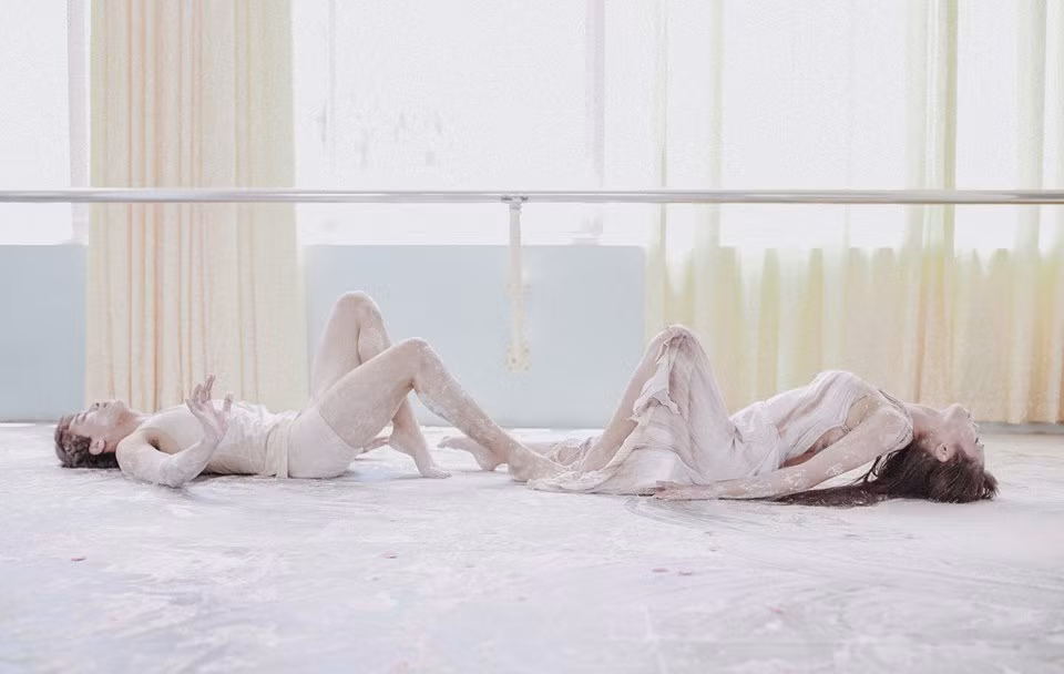 Đình Lộc và Xuân Thảo quen nhau từ khi lên 6 tuổi, lúc đó cả hai cùng có niềm đam mê nhảy nên tham gia câu lạc bộ.