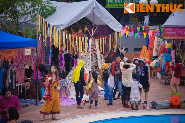 Với những ai yêu thích sự dịu dàng mềm mại của Vintage hay Retro, hoặc mê mẩn nét đẹp phóng khoáng, hoang dã đầy sức sống của những cô gái Di-gan du mục thì phiên chợ Bohemian quả thật là một thiên đường cho họ.