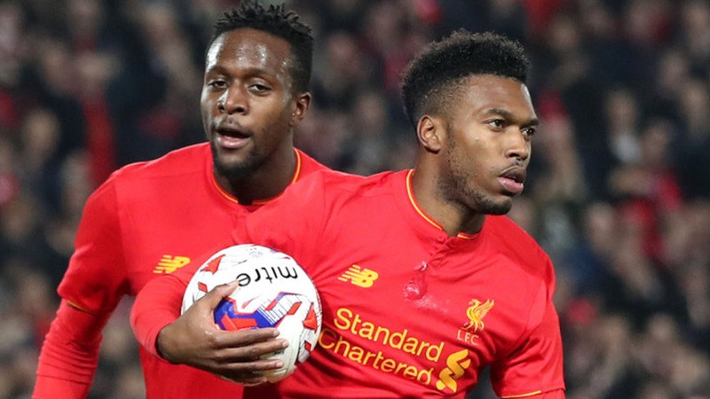 Phấn khích sau chiến thắng trước MU nhưng HLV Manuel Pellegrini vẫn chưa hài lòng với hàng công hiện tại của West Ham và muốn mua tiền đạo của Liverpool là Divock Origi.