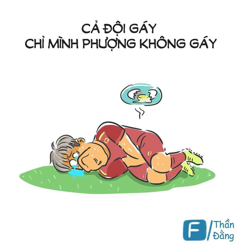 Khi cả đội đang vui mừng với chiến thắng trước Thái Lan thì Công Phượng lại nằm ôm "họa mi".