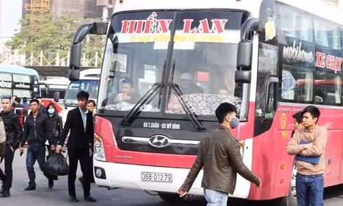 Hoàn tất việc chuyển các tuyến phía nam ở bến Mỹ Đình về Giáp Bát, Nước Ngầm. Ảnh: Văn Chương.