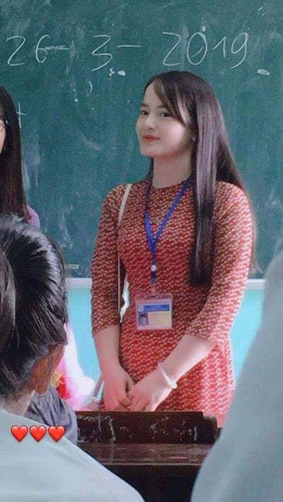 Ngay cả những ai đã từng đi học cũng cảm thấy nuối tiếc và tự đặt câu hỏi: Tại sao những năm tháng đi học không có cơ hội gặp những "bóng hồng" này.