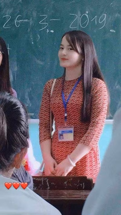 Ngay cả những ai đã từng đi học cũng cảm thấy nuối tiếc và tự đặt câu hỏi: Tại sao những năm tháng đi học không có cơ hội gặp những "bóng hồng" này.