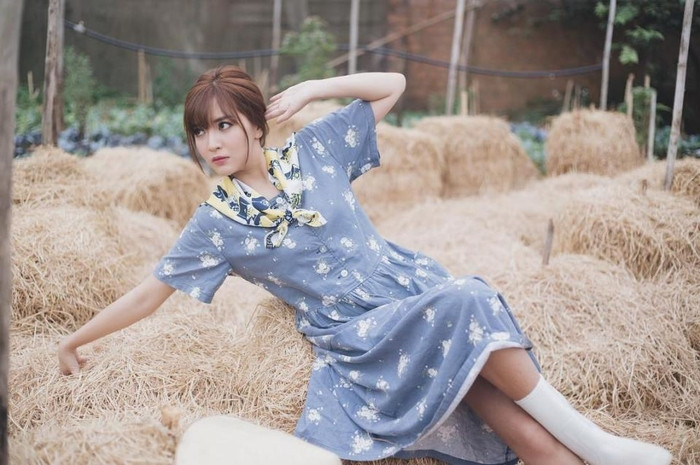 Những biểu cảm khó lường của Bích Phương trong buổi chụp hình. Nhiều ê kíp đã từng làm việc với cô bạn này đều phải công nhận rằng: "Khi làm việc với Bích Phương không bao giờ ngớt tiếng cười nhưng cũng vô cùng nghiêm túc".