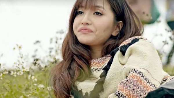 Ngay cả trong MV của mình, chính Bích Phương cũng thể hiện độ "lầy" của mình bằng những biểu cảm vô cùng "thần thái".