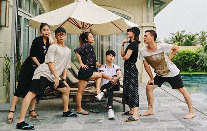 Sự cộng hưởng của ba gia đình trẻ trên đã tạo nên sức ảnh hưởng không cần bàn cãi. Những bức hình chụp chung, những dịp hội ngộ hẹn hò của 3 gia đình này lúc nào cũng nhận được sự yêu thích vô cùng lớn của cộng đồng mạng.