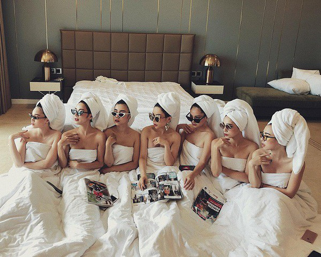 Ngoài Ngọc Mon, hội này có những cái tên như Hương Giang (Jang Hy), Mai Ly, Vân Nhi , Huyền Nguyễn, Ngọc Anh (Miss Audition 2008), Thanh Hà tất cả đều là những cái tên đã làm nên tên tuổi tại Hà thành trong thời gian dài trước khi lấy chồng và trở thành bà mẹ bỉm sữa.