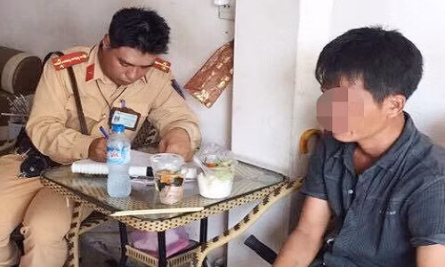 Bo tron vi chu mo vang te bac phu vang kiet suc ngat lim