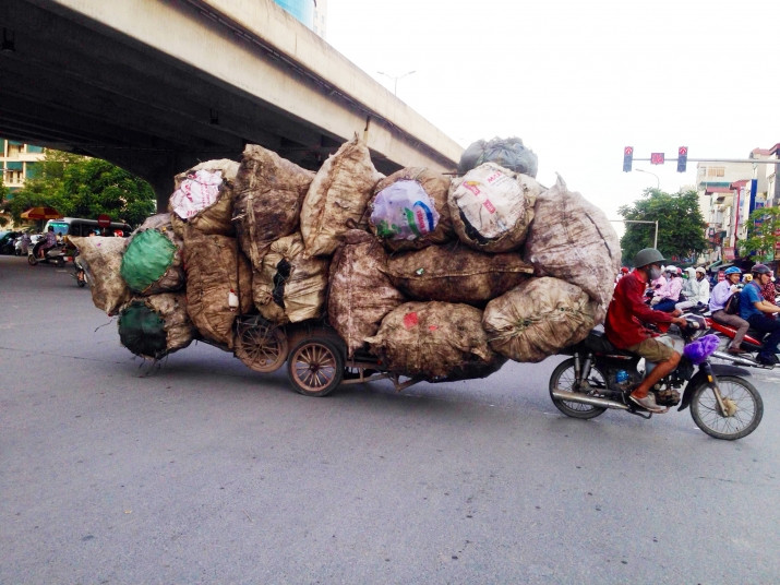 Hình ảnh như thế này đã từng là một vấn nạn từ lâu và khiến các cơ quan chức năng vô cùng đau đầu để xử lý.