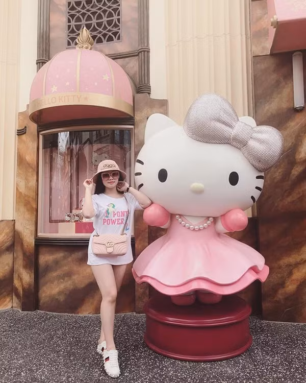 Sau thành công ở chương trình Sao mai 2015, Thu Hằng cũng tiếp tục tham gia biểu diễn trong nhiều chương trình nghệ thuật lớn nhỏ khác.