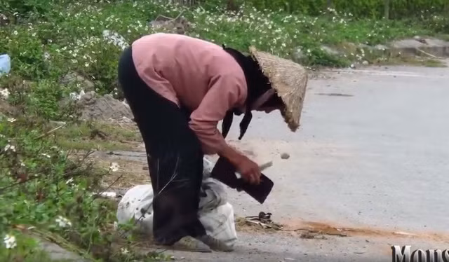 Dan mang tranh cai ve clip thu long ba cu nhat rac