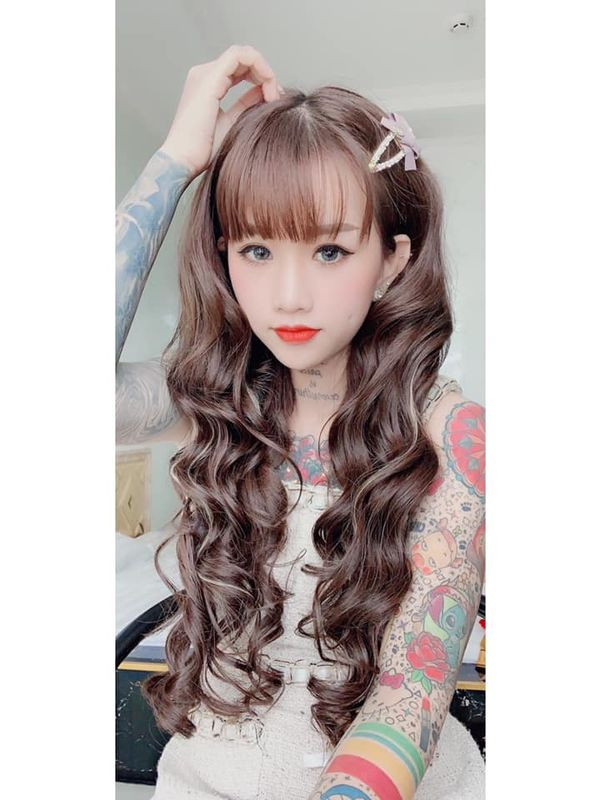 Việc đánh giá một người không thể chỉ nhìn nhận qua vẻ bề ngoài của người đó cũng chính là quan điểm sống của Thiên Hương.