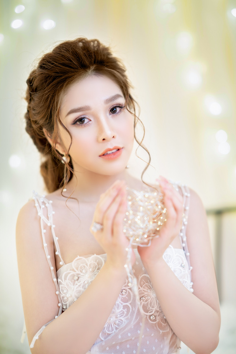 Ny Saki từng tâm sự, dù làm việc trong môi trường bar phức tạp nhưng chưa bao giờ cô gặp phải những hành vi như sàm sỡ, bị tán tỉnh dụ dỗ khiếm nhã.