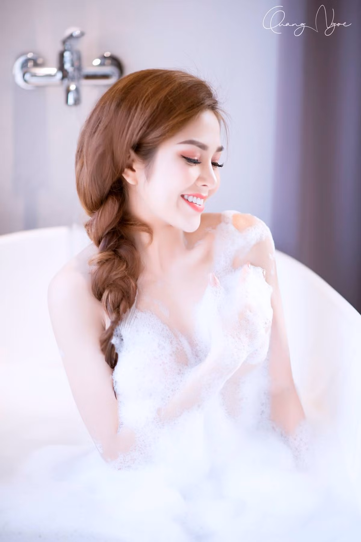 Khi được hỏi về việc tạm ngưng học tại Nhật Bản, Ny Saki cho biết cô cảm thấy mình thích hợp là một DJ hơn là một bác sỹ ngành y. Cô bạn này đam mê DJ từ nhỏ và sau nhiều lần suy nghĩ em đã quyết định bỏ học y dược để về Việt Nam học DJ.