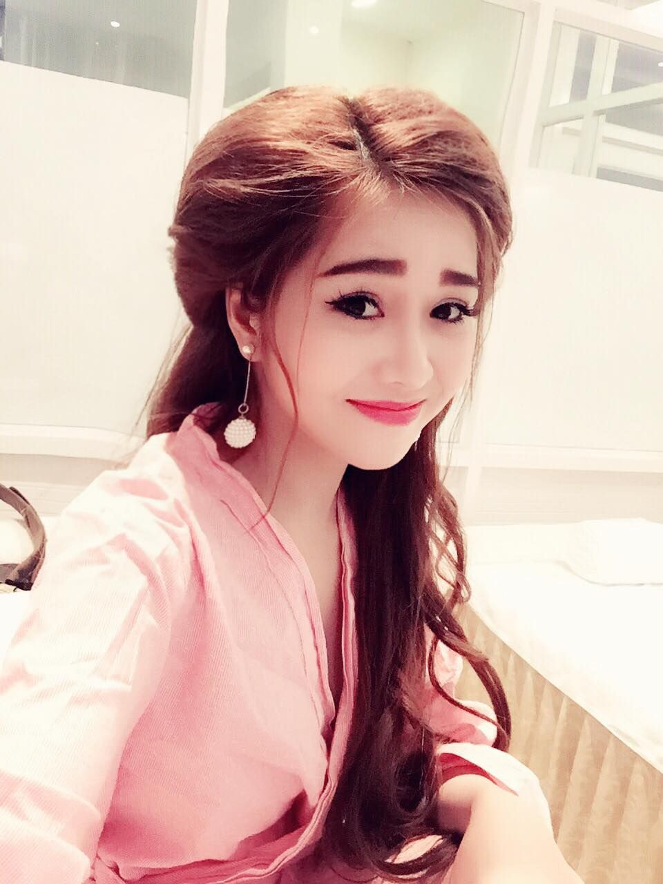 Gương mặt ưa nhìn và thân hình nóng bỏng, Ny Saki được xếp vào hàng những hot girl Ghiền Mì Gõ.