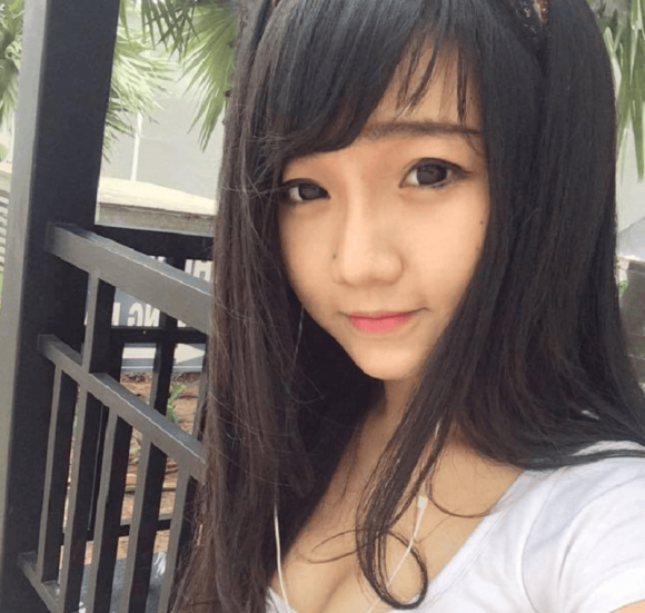 Hải Yến cũng chia sẻ rằng, do công việc nên con gái của cô phải gửi cho bà ngoại chăm sóc vì chồng cô hiện tại đang sống bên Mỹ.