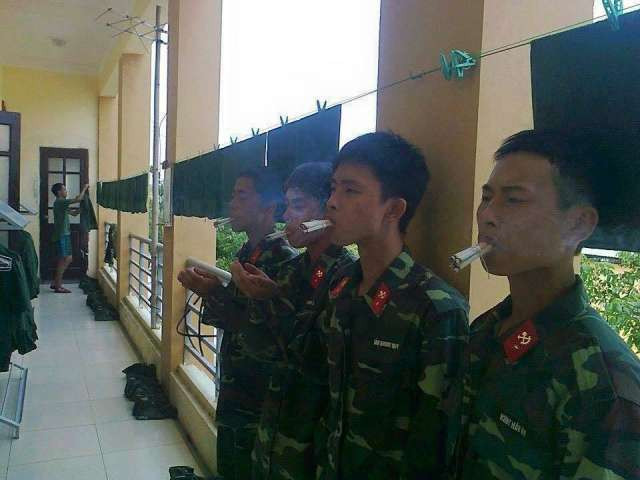 Như đã biết "Kỉ luật là sức mạnh của quân đội" điều này không chỉ đúng ở thời chiến mà còn thể hiện rõ ở thời bình. Việc các chàng tân binh mới nhập ngũ mắc lỗi là chuyện bình thường và cũng từ đó những hình phạt bá đạo trong quân ngũ đã được truyền tai nhau ra ngoài.