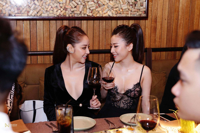 Nhưng chuyện tình yêu của cả hai chưa dừng lại ở đó. Chắc mọi người cũng biết, chuyện hai người con gái yêu nhau, dù ít hay nhiều cùng khiến người khác dị nghị. Ngày chấp nhận đến với nhau, My và Thanh đều chuẩn bị tinh thần cho "sóng gió" ập đến.