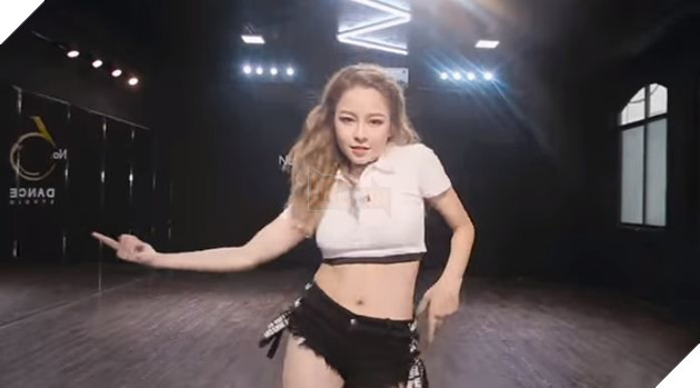 Trâm Anh được mọi người biết đến là một cô gái ngoan hiền, xinh đẹp kết đôi cùng với PewPew trong chương trình Mảnh ghép tình yêu. Tuy nhiên, sau khi bị tố rằng lợi dụng hình ảnh của streamer này, cô nàng hot girl 9X Hà thành ngày càng xuống dốc.