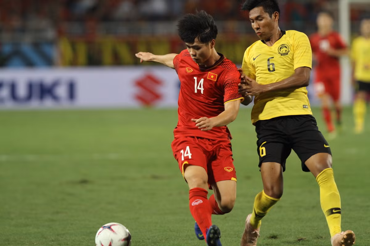 Thang Malaysia tai AFF Cup 2018, DT Viet Nam nhan mua tien thuong
