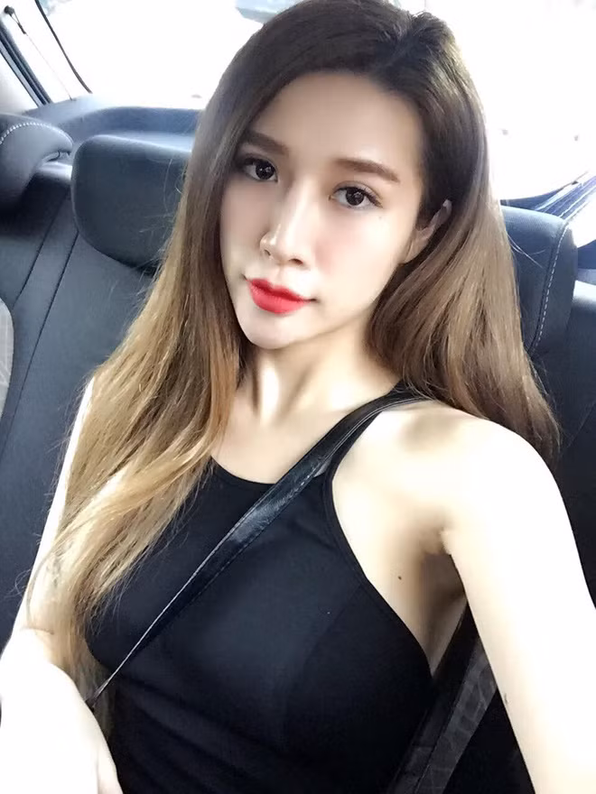 Vân Navy rất gợi cảm và quyến rũ ở thời điểm hiện tại không còn nhí nhảnh và tinh nghịch như ngày xưa.