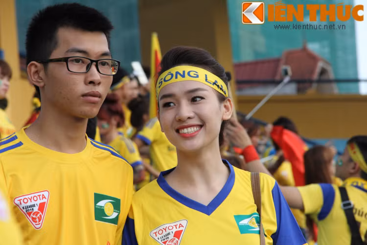 Theo của bạn Tất Tây, một CĐV SLNA đang sinh sống và học tập tại Hà Nội chia sẻ: "Một năm các cầu thủ SLNA mới ra Hà Nội thi đấu một lần, vậy nên bọn em coi đây như một ngày hội, hòa mình vào bóng đá, gặp gỡ các CĐV cùng yêu xứ Nghệ mọi miền tổ quốc. Hơn hết là cổ vũ các cầu thủ thi đấu máu lửa và mang chiến thắng về cho quê nhà".