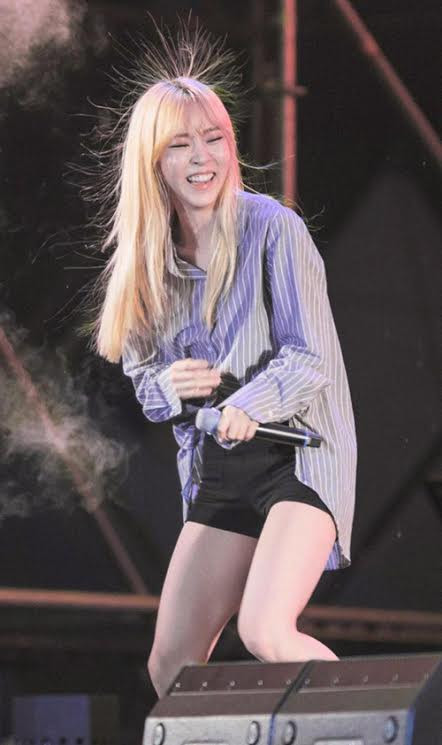 Tuy nhiên, hào hứng và tích cực tham gia nhưng kết quả lại không phải lúc nào cũng thành công. Thay vào đó, thứ họ nhận được chỉ là một mái tóc rối bù có khi phải ra ngoài hàng mới gỡ được.