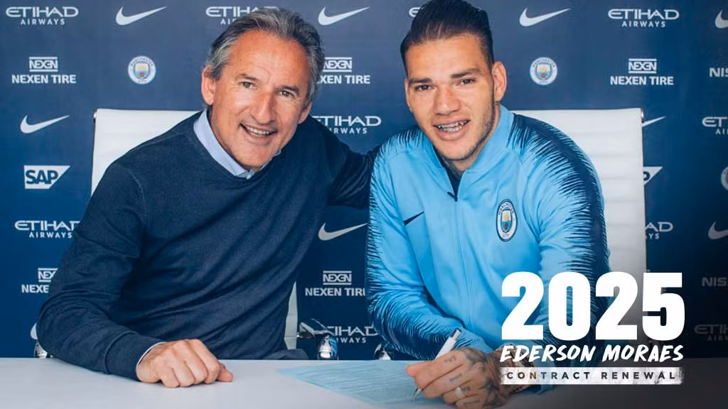 Chuyển nhượng bóng đá từ Mirror, Thủ môn Ederson Moraes đã chính thức đặt bút ký vào bản hợp đồng mới cùng Man City, sau mùa giải đầu tiên thi đấu ấn tượng.