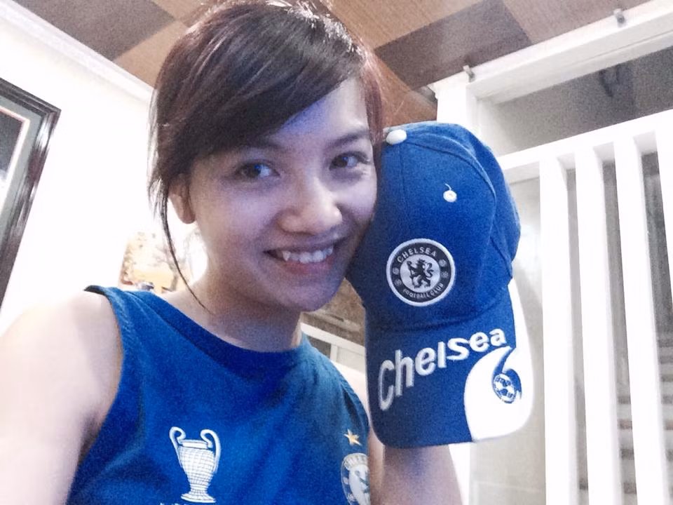 Mai Phương có một tình yêu nóng bỏng với Chelsea và cô sở hữu rất nhiều vật phẩm của đội bóng này.