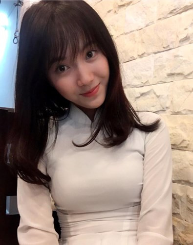 Sự non nớt, thiếu kinh nghiệm trên sân khấu của "Thánh nữ Bolero" khiến cho khán giả trực tiếp và khán giả trước màn ảnh nhỏ cảm thấy khó chịu, thậm chí còn có phần ái ngại, xấu hổ thay cho cô.