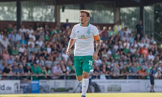 Thông tin mới nhất cho biết Liverpool đang cân nhắc việc thuyết phục tiền đạo Max Kruse của Werder Bremen chuyển tới Anfield.