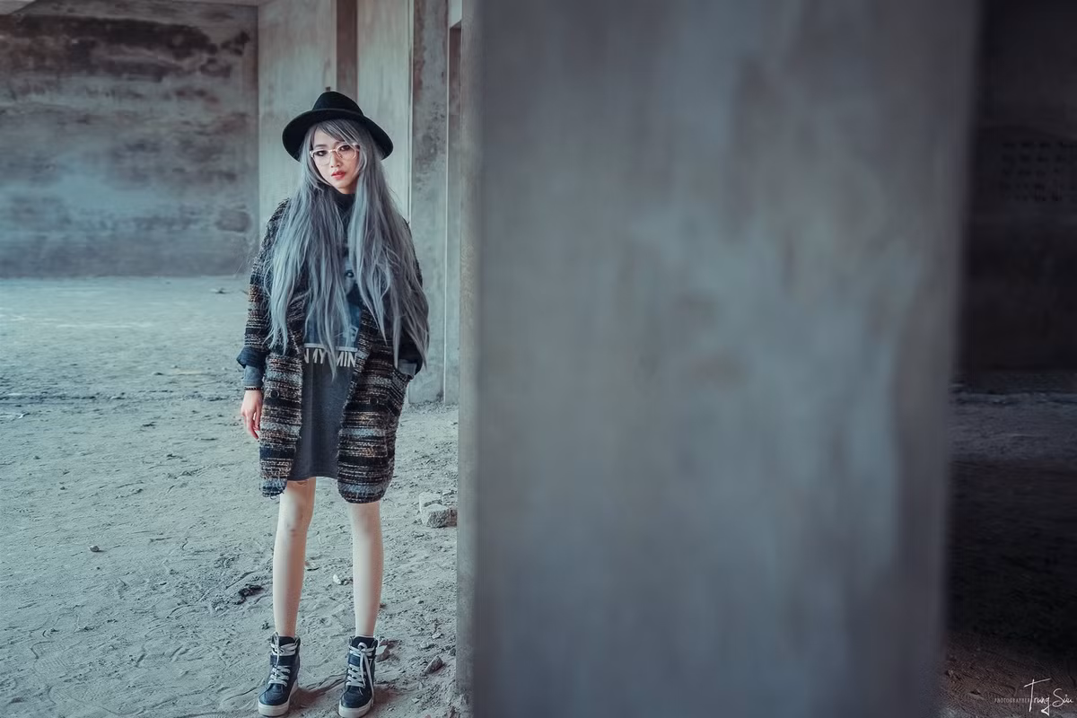 Nếu theo dõi trang cá nhân của hot girl Hà thành xinh đẹp Dương Nguyễn, cư dân mạng cũng có thể thấy cô nàng này còn chính là người sáng tạo ra một số clip hài, gây tiếng cười được các bạn quan tâm và chia sẻ rất nhiều.