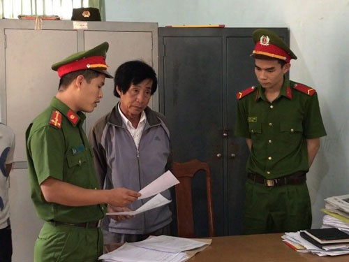 Ông Huỳnh Bê bị bắt tạm giam để làm rõ hành vi nhận tiền - lo chỗ dạy