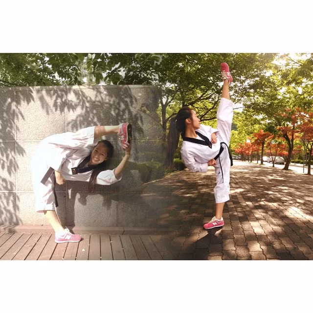 Đúng với lứa tuổi của mình, Chelsea Sim vẫn rất hồn nhiên. Điều đó được cô thể hiện qua những bức ảnh chụp hết sức nhí nhảnh của cô.