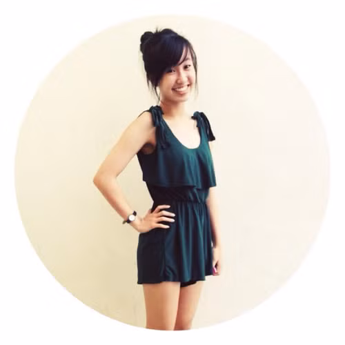 Với vẻ đẹp hồn nhiên và tài năng của mình, Chelsea Sim đã được tạp chí nổi tiếng của Singapore là Straitstimes điền tên vào danh sách 20 VĐV quyến rũ nhất SEA Games 28.