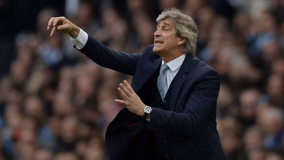 Người tiếp theo được nhắc đến trong danh sách những nhà cầm quân lương hậu hĩnh nhất thế giới là Manuel Pellegrini. ông thầy người Chile đã gia hạn hợp đồng 2 năm với Man City với mức lương 4.2 triệu bảng/năm. Tuy vậy chỉ sau nửa mùa thi đấu bết bát, Manchester City đã nhanh chóng ra thông báo bổ nhiệm Pep Guardiola từ Bayern Munich.