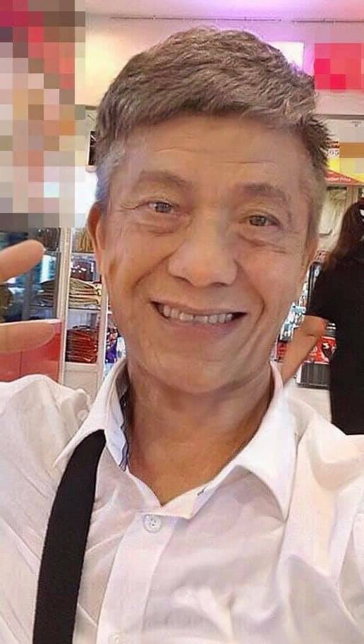 Hòa nhập 2 trend "hóa trẻ thành già" và "thanh xuân như 1 ly trà", cầu thủ Phan Văn Đức viết lời dẫn cho bức ảnh: "Thanh xuân như một ly trà. Nhận vài cái cúp hết... thanh xuân".